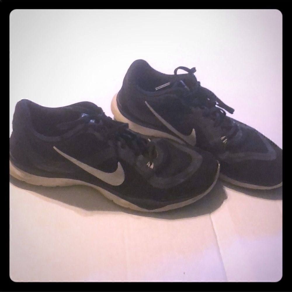 3/$15 or 5/$20 Women’s Nike size 7.5 training flex TR 6